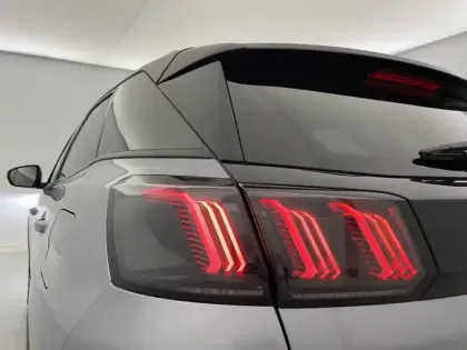 Photo 27 Peugeot 3008  Hybrid 225 e-EAT8