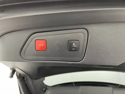 Photo 31 Peugeot 3008  Hybrid 225 e-EAT8