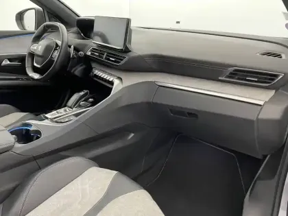 Photo 32 Peugeot 3008  Hybrid 225 e-EAT8