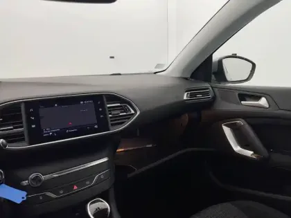 Photo 28 Peugeot 308  PureTech 110ch S&S BVM6