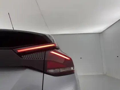 Photo 57 Citroën C4 e- 136 ch Automatique