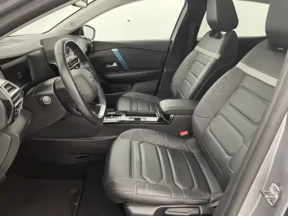 Photo 38 Citroën C4 e- 136 ch Automatique