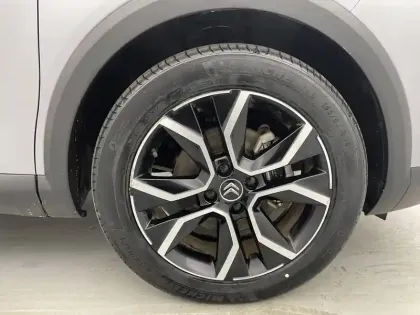 Photo 42 Citroën C4 e- 136 ch Automatique