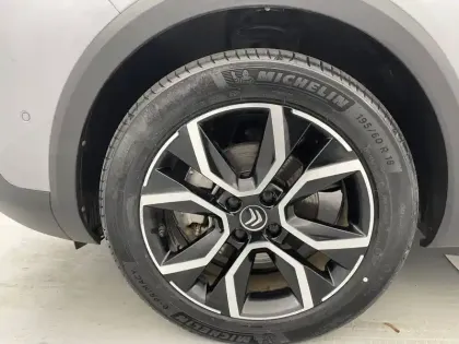 Photo 41 Citroën C4 e- 136 ch Automatique