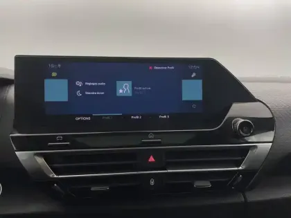 Photo 44 Citroën C4 e- 136 ch Automatique