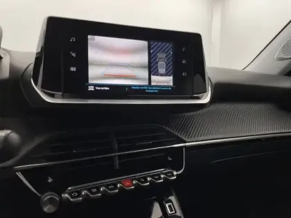 Photo 29 Peugeot 2008  Electrique 136 ch