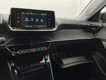 Photo 25 Peugeot 2008  Electrique 136 ch