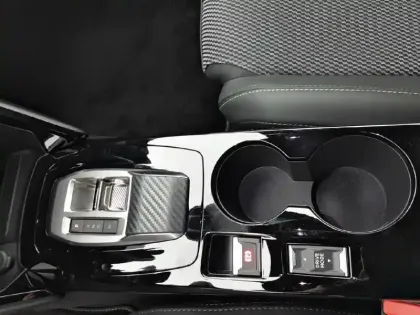 Photo 25 Peugeot 2008  Hybrid 145 e-DCS6