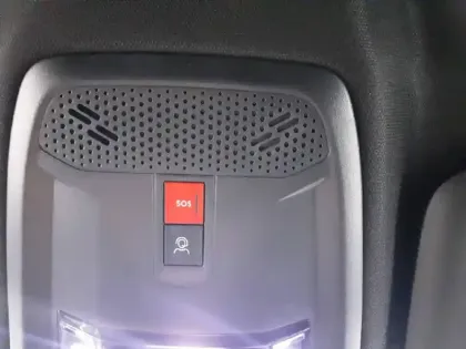 Photo 23 Peugeot 2008  Hybrid 145 e-DCS6