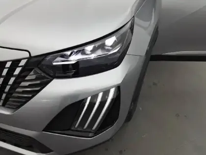 Photo 15 Peugeot 2008  Hybrid 145 e-DCS6