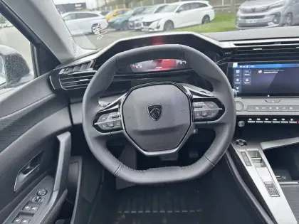 Photo 8 Peugeot 308  Hybrid 136 e-DCS6