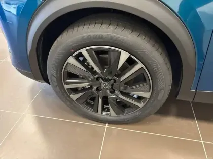 Photo 12 Peugeot 2008  Hybrid 145 e-DCS6