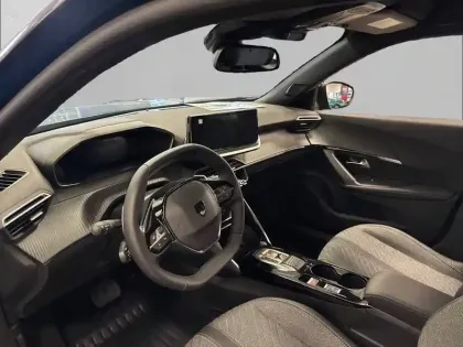 Photo 7 Peugeot 2008  Hybrid 145 e-DCS6