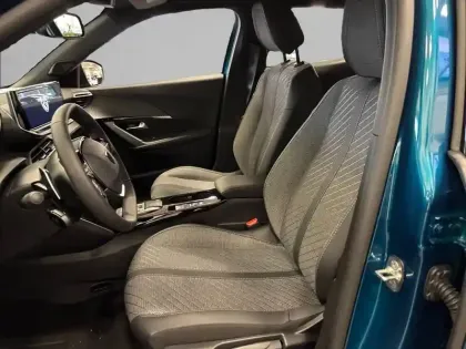 Photo 10 Peugeot 2008  Hybrid 145 e-DCS6