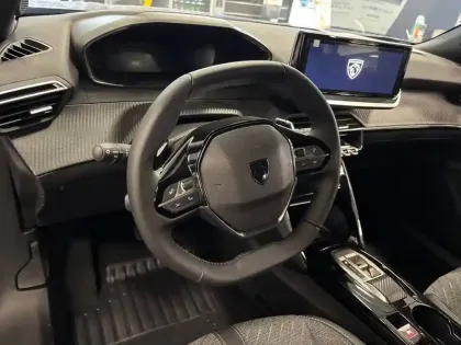 Photo 8 Peugeot 2008  Hybrid 145 e-DCS6