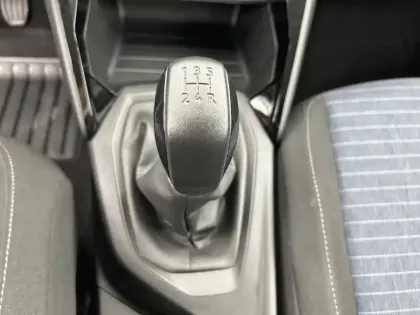 Photo 13 Peugeot 208  PURETECH 75 S&S BVM5