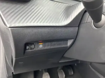 Photo 20 Peugeot 208  PURETECH 75 S&S BVM5