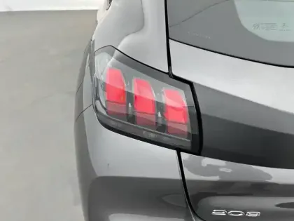 Photo 16 Peugeot 208  PURETECH 75 S&S BVM5