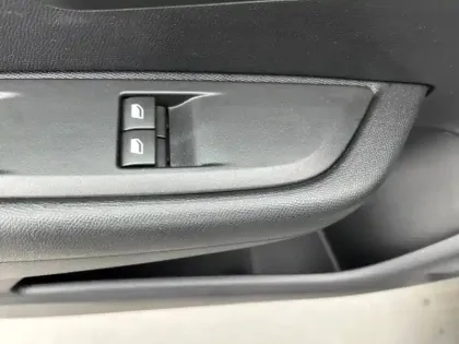 Photo 17 Peugeot 208  PURETECH 75 S&S BVM5