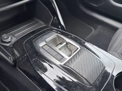 Photo 13 Peugeot 208  Electrique 50 kWh 136ch