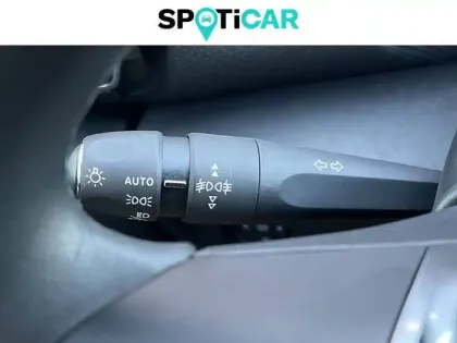 Photo 35 Citroën C4 e- 136 ch Automatique