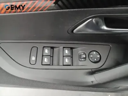 Photo 51 Peugeot 2008  BlueHDi 110 S&S BVM6