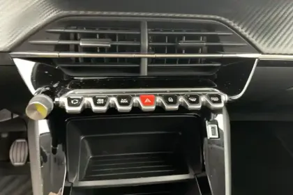 Photo 47 Peugeot 208  PureTech 75 S&S BVM5