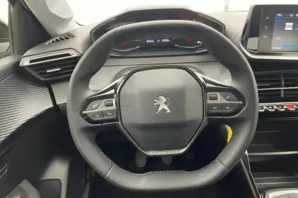 Photo 42 Peugeot 208  PureTech 75 S&S BVM5