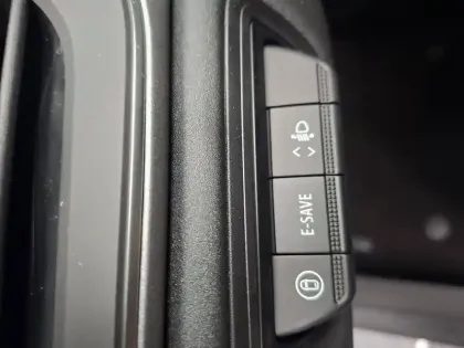 Photo 79 Renault Captur  E-Tech full hybrid 160 ch