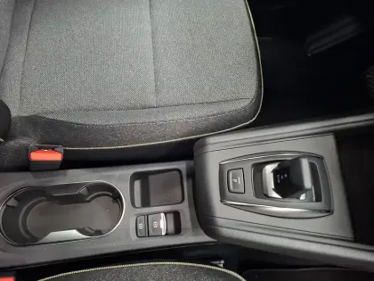 Photo 22 Renault Captur  E-Tech full hybrid 160 ch