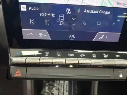 Photo 83 Renault Captur  E-Tech full hybrid 160 ch