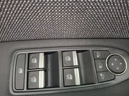 Photo 78 Renault Captur  E-Tech full hybrid 160 ch