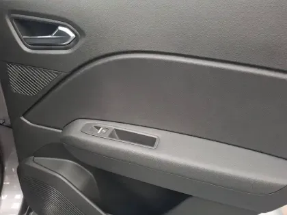 Photo 63 Renault Captur  E-Tech full hybrid 160 ch