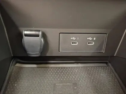 Photo 82 Renault Captur  E-Tech full hybrid 160 ch