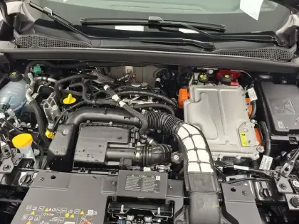 Photo 87 Renault Captur  E-Tech full hybrid 160 ch