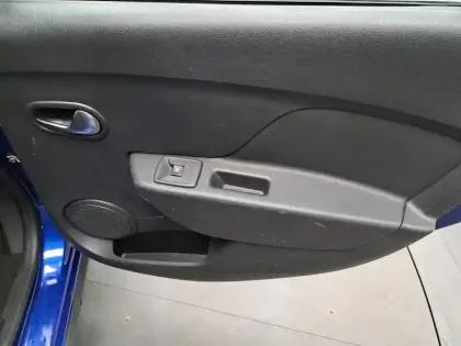 Photo 23 Dacia Sandero  Blue dCi 95