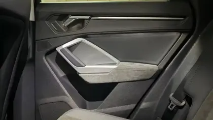 Photo 10 Audi Q3  35 TFSI 150 ch S tronic 7