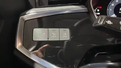 Photo 17 Audi Q3  35 TFSI 150 ch S tronic 7