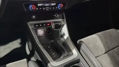 Photo 20 Audi Q3  35 TFSI 150 ch S tronic 7