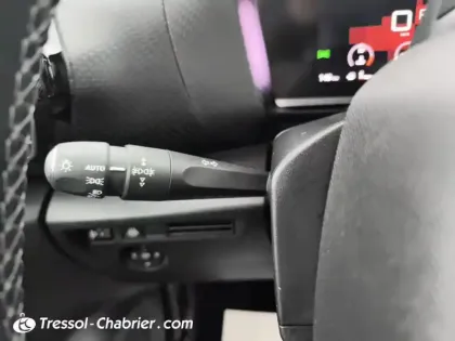 Photo 16 Citroën C4  PureTech 130 S&S EAT8 Shine