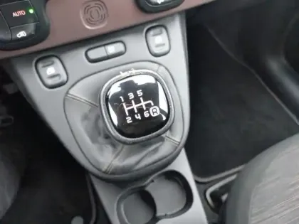 Photo 23 Fiat Panda  1.0 70 ch Hybride BSG S/S City Cross Trussardi