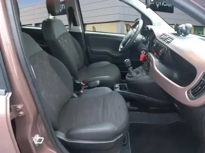 Photo 8 Fiat Panda  1.0 70 ch Hybride BSG S/S City Cross Trussardi