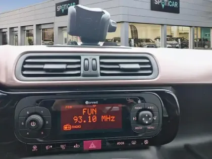 Photo 10 Fiat Panda  1.0 70 ch Hybride BSG S/S City Cross Trussardi