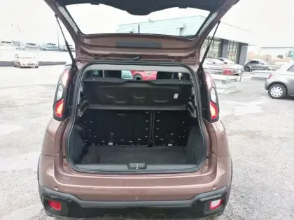 Photo 7 Fiat Panda  1.0 70 ch Hybride BSG S/S City Cross Trussardi