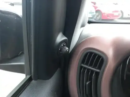 Photo 19 Fiat Panda  1.0 70 ch Hybride BSG S/S City Cross Trussardi