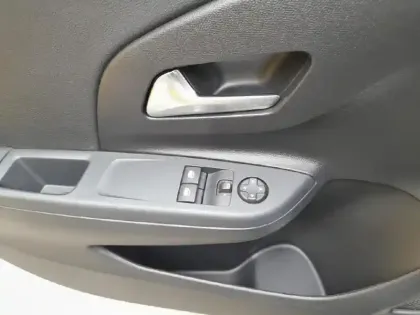 Photo 19 Opel Corsa  1.2 75 ch BVM5 Elegance Business