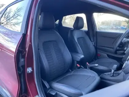 Photo 10 Ford Puma  1.0 EcoBoost 125ch S&S mHEV ST-Line X Vivid Ruby Edition Powershift