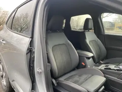 Photo 10 Ford Kuga  2.5 Duratec 243ch Hybride Rechargeable ST-Line X Powershift