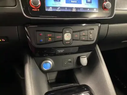 Photo 10 Nissan Leaf  150ch 40kWh Acenta 21