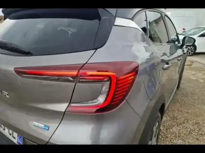 Photo 13 Renault Captur  1.6 E-Tech hybride 145ch Intens -21